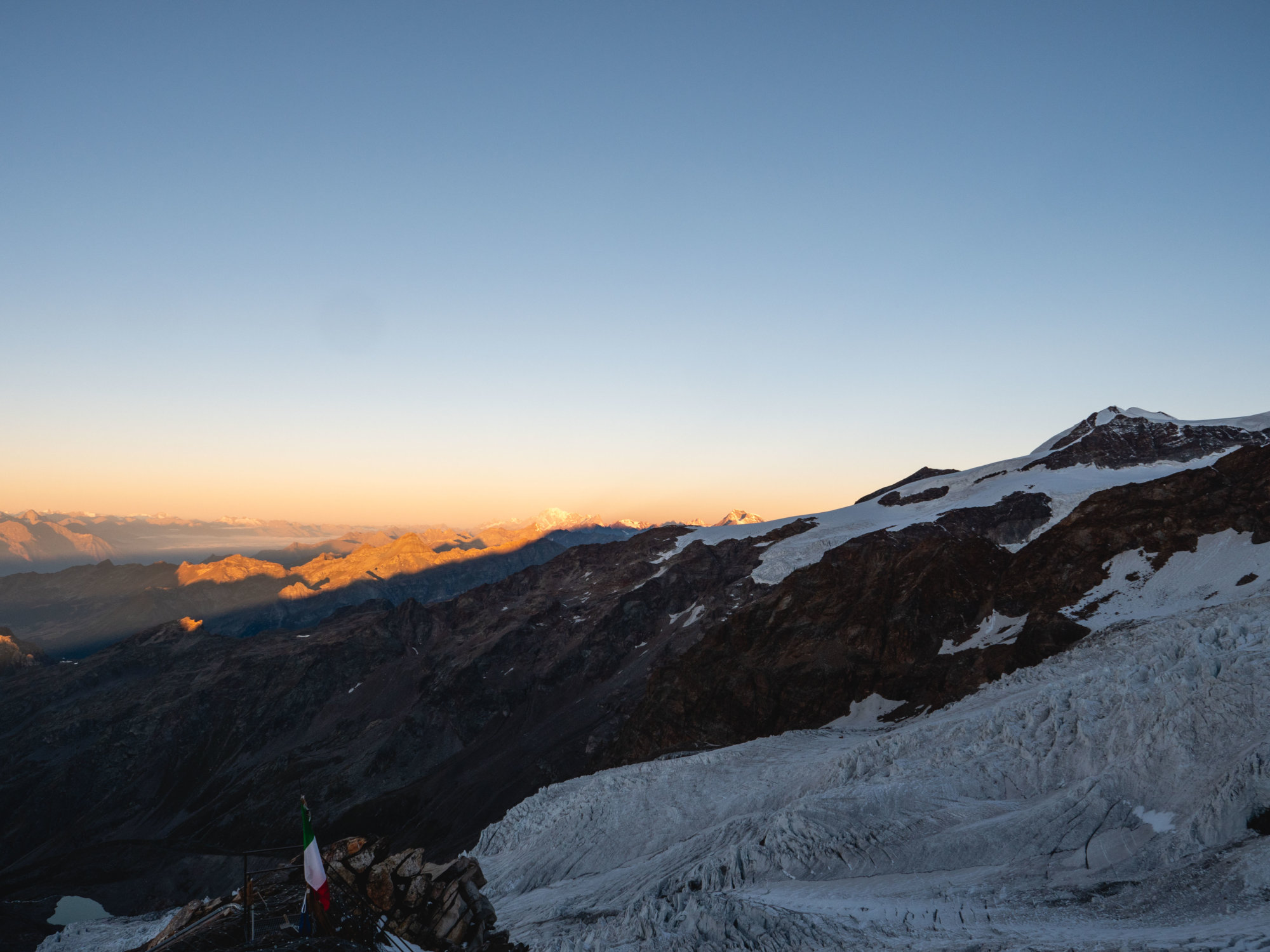 De bergtoppen van het Monte Rosa massief behoren tot de hoogste van de Alpen