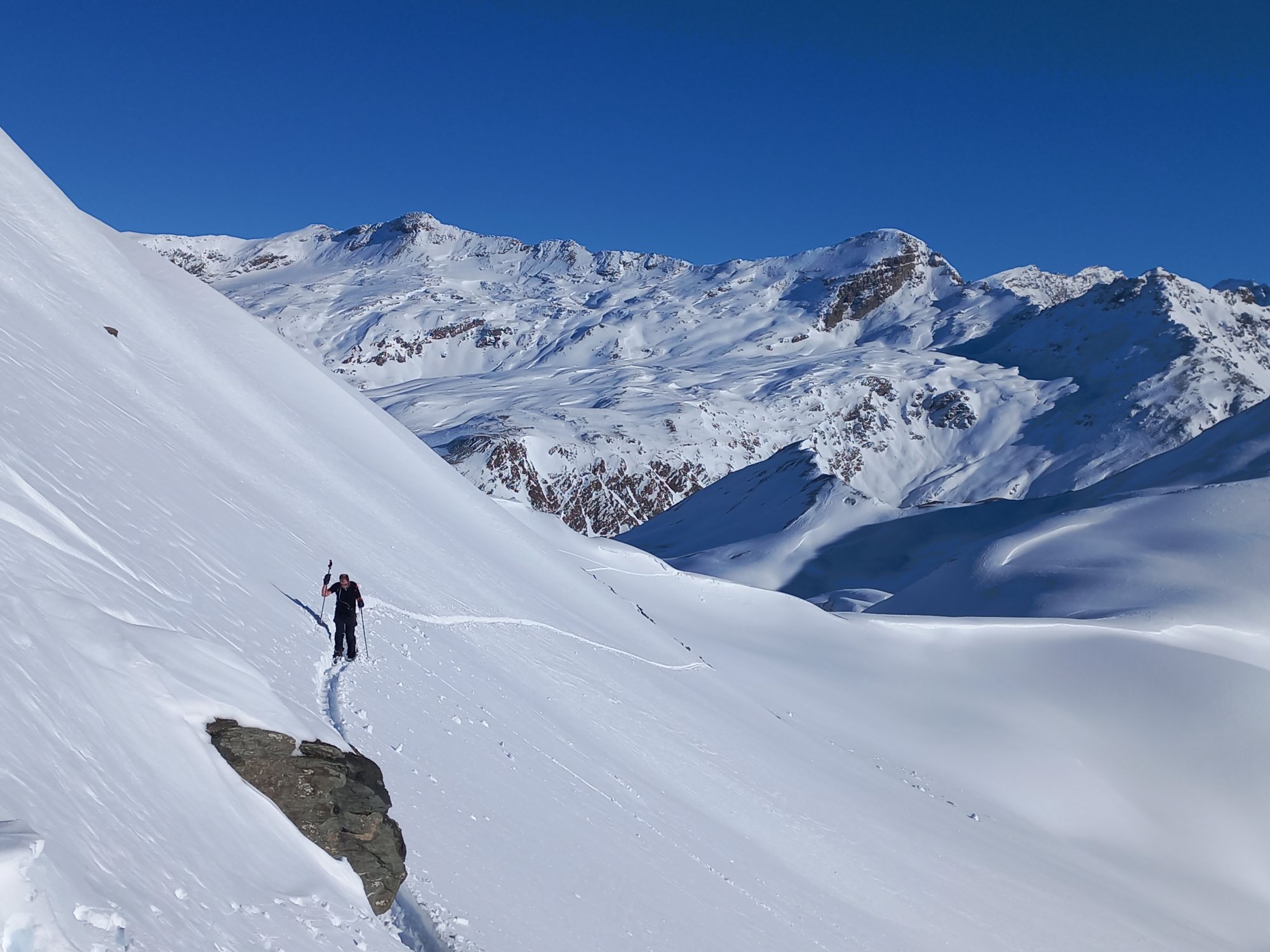 Toerskiënd richting de top in het Sellrain gebergte