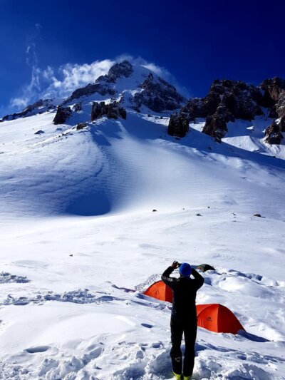 Kabek-beklimmen-Kaukasus-Mountain-Network6-400x533